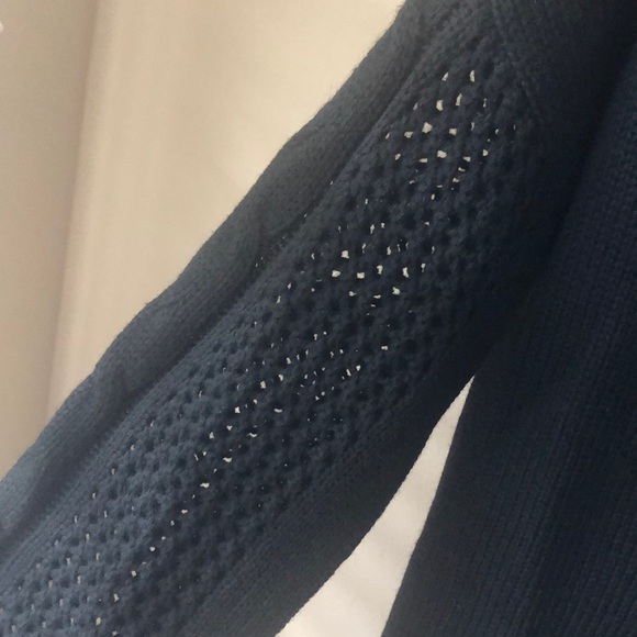 Black pullover - Picture 2 of 3